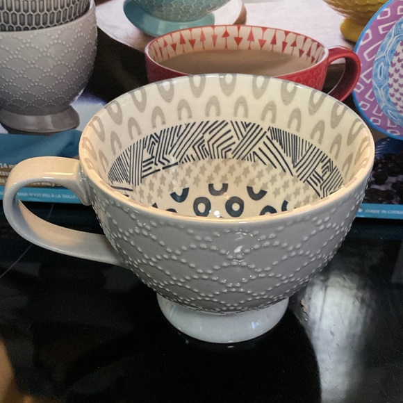 Signature Footed Coffee mugs. New in box. Set of 6 - Picture 10 of 10